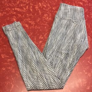 Lululemon Wunder Under sz 6